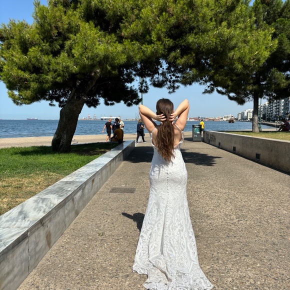 Allure Bridals Wedding Dress - Picture 4 of 8